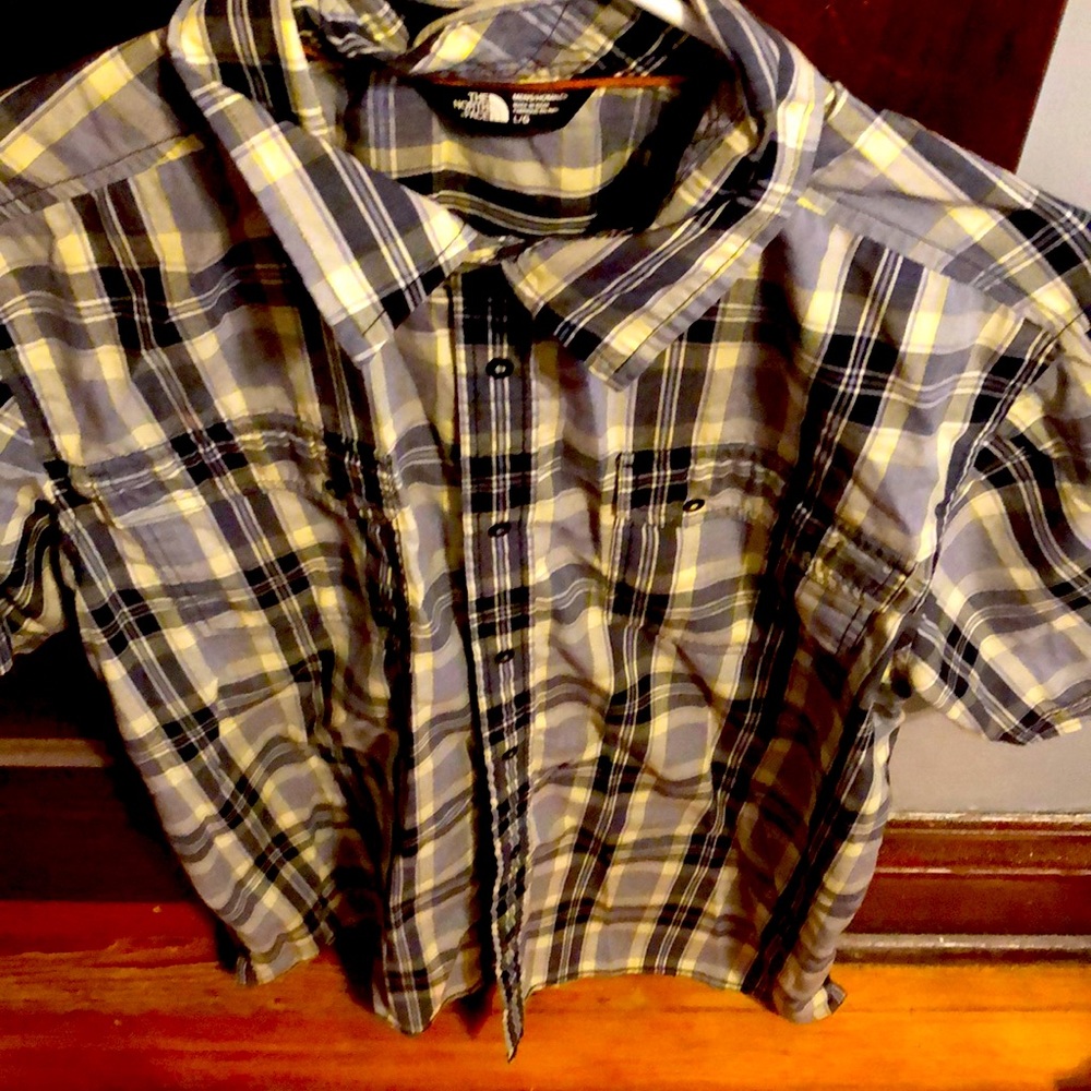 North face short sleeve button down